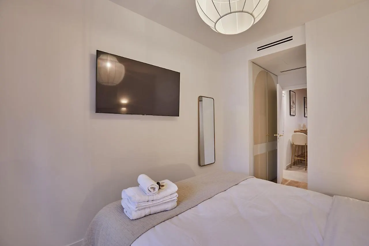 Apartment Residense Au Coeur De Paris By Studio Prestige